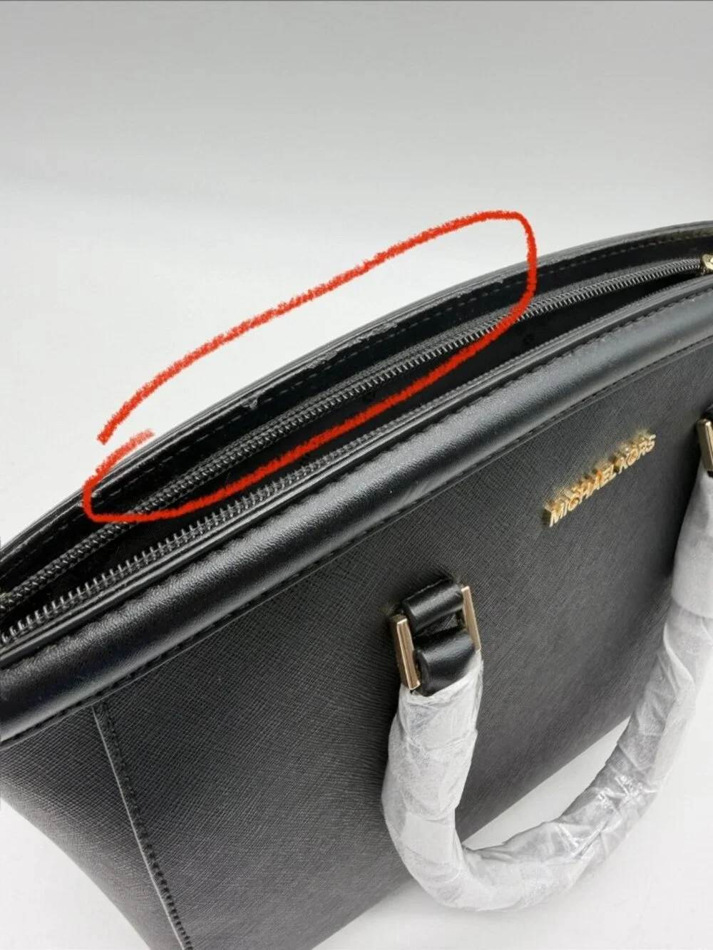 MICHAEL KORS Yara saffiano large dome satchel crossbody -Black (Has imperfection